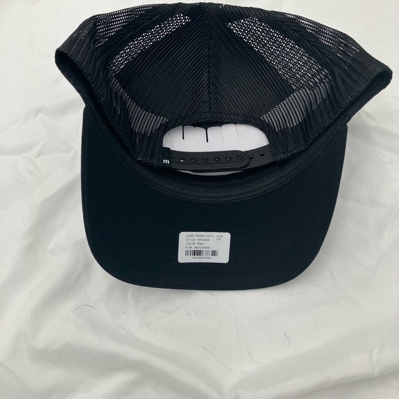 NEW WITH TAG TRAVIS MATTHEW SNAPBACK HAT IN BLACK WITH BLUE AND WHITE WRITING - Picture 2 of 4